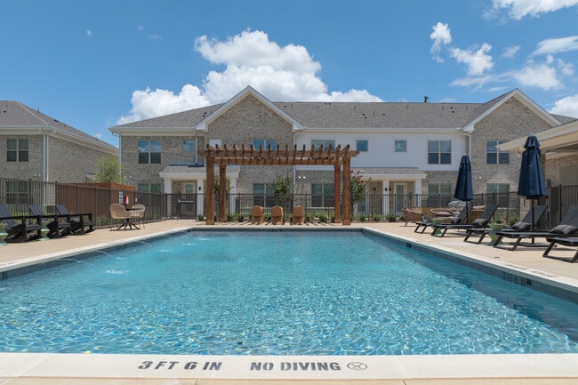 Marlowe Wellington in Fort Worth, TX - Building Photo - Building Photo