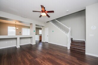 3433 Goldeneye Ln in St. Cloud, FL - Foto de edificio - Building Photo