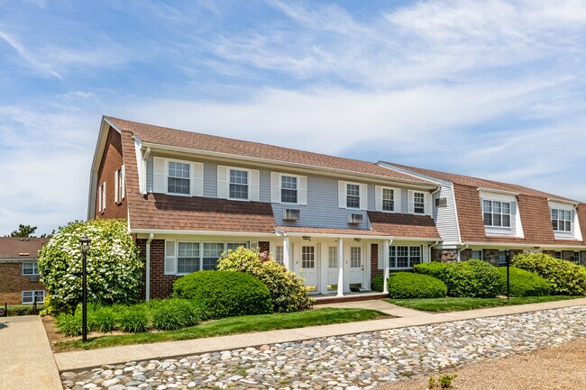 Gateways at Randolph in Randolph, NJ - Foto de edificio - Building Photo