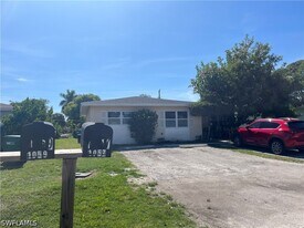 1059 San Remo Ave in Naples, FL - Building Photo