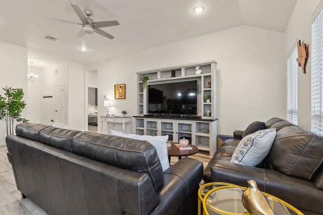 property at 1025 Monte Verde Dr