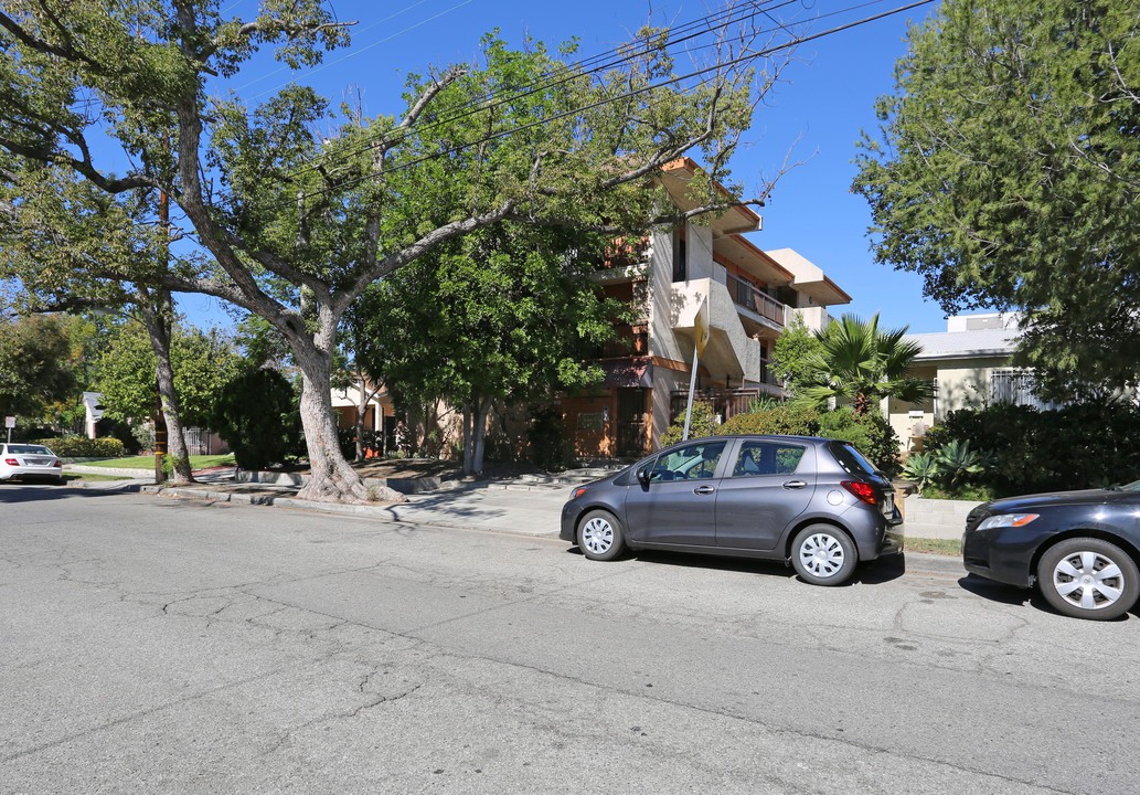 915 Raleigh St in Glendale, CA - Foto de edificio