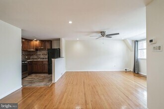 5429 Houghton Pl in Philadelphia, PA - Building Photo - Building Photo