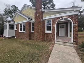 3501 Abingdon Rd in Columbia, SC - Foto de edificio - Building Photo