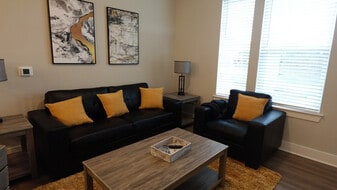 1985 Startown Rd in Hickory, NC - Building Photo