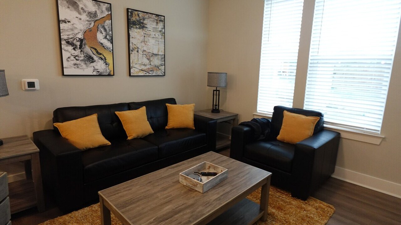 1985 Startown Rd in Hickory, NC - Building Photo