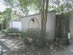 5916 Winsome Ln in Houston, TX - Building Photo - Building Photo