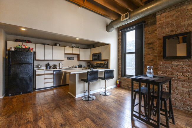property at 660 W Grand Ave