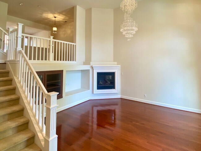 105 Holly Terrace in Sunnyvale, CA - Building Photo - Building Photo