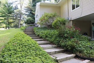 151 Chestnut Ridge Rd in Bethel, CT - Building Photo - Building Photo