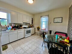 1498 Centre St in Boston, MA - Building Photo - Building Photo