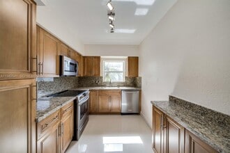 2600 S Ocean Dr in Hollywood, FL - Building Photo - Building Photo