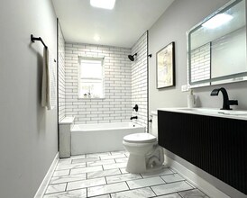 2641 W Carmen Ave, Unit 1 in Chicago, IL - Building Photo - Building Photo
