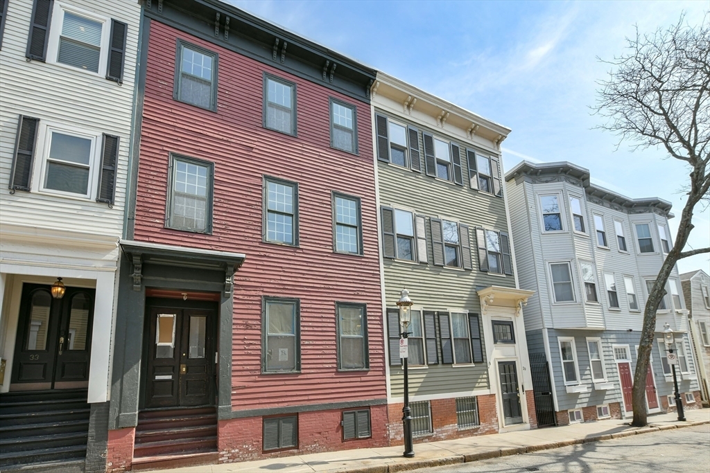31 Pleasant St in Boston, MA - Foto de edificio