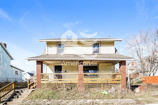 property at 913 Bedford Ave SW