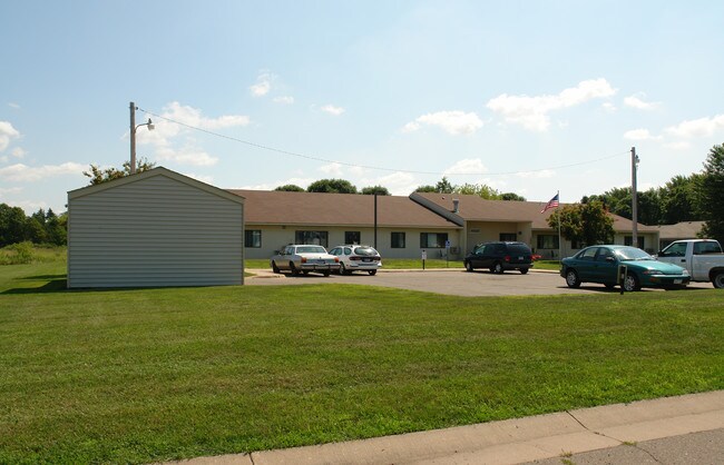 Rush Estates 2 in Rush City, MN - Foto de edificio - Building Photo