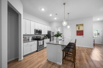 Wilcox Meadows in Twinsburg, OH - Foto de edificio - Building Photo