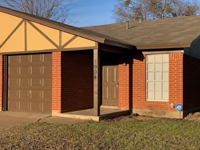 property at 1904 Starling Ct