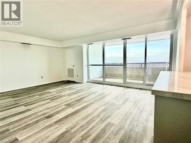 389 Dundas St in London, ON - Building Photo - Building Photo