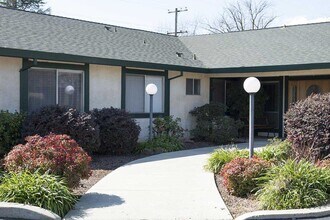 Walnut House Assisted Living Apartment Homes in Carmichael, CA - Building Photo - Building Photo
