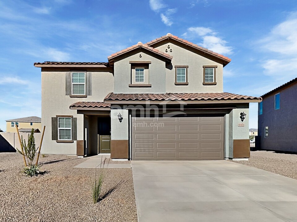 18454 W Cottontail Ln in Surprise, AZ - Building Photo