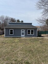 718 Provost Ave in Bellport, NY - Building Photo