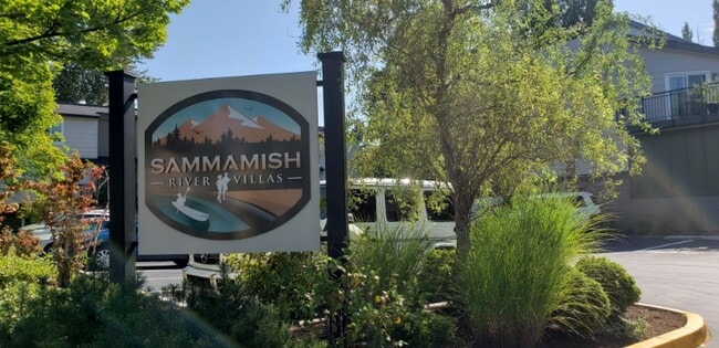 15819 Leary Wy in Redmond, WA - Foto de edificio - Building Photo