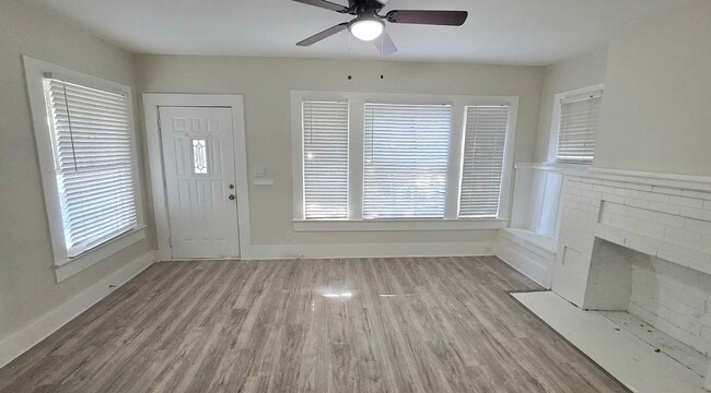 property at 2805 S Jennings Ave