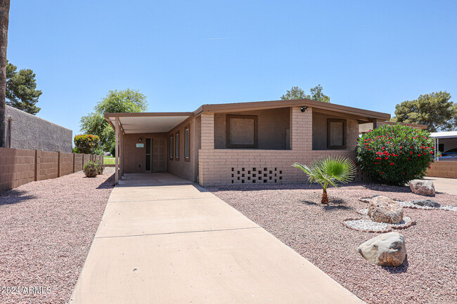 9107 E Fairway Blvd in Sun Lakes, AZ - Foto de edificio - Building Photo