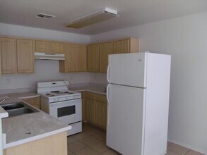 1101 Cliffbrook Hedge Ave in North Las Vegas, NV - Building Photo - Building Photo