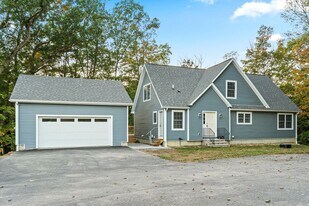 24 Madison St in Laconia, NH - Building Photo