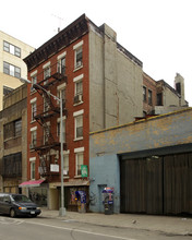 32 Thompson St in New York, NY - Building Photo - Building Photo