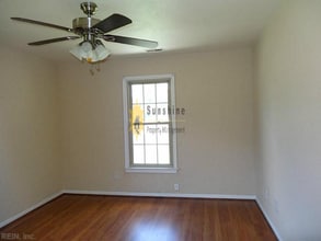 5049 Reese Dr N in Portsmouth, VA - Foto de edificio - Building Photo