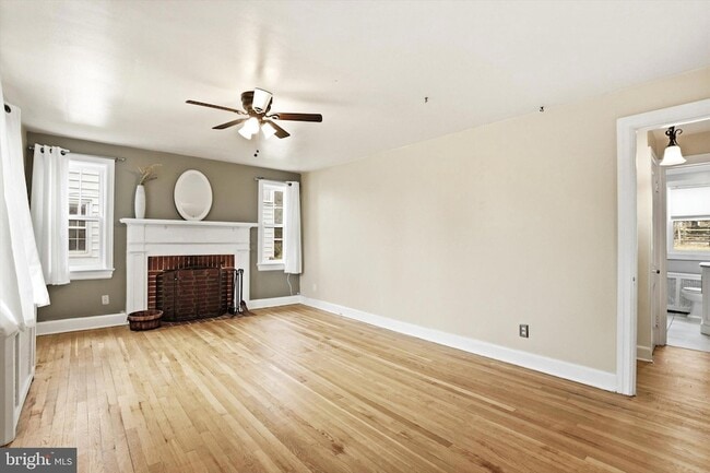 30 Upper Ferry Rd in Ewing Township, NJ - Foto de edificio - Building Photo