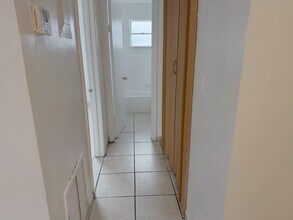 6151 Eaton St, Unit 13 in Hollywood, FL - Foto de edificio - Building Photo