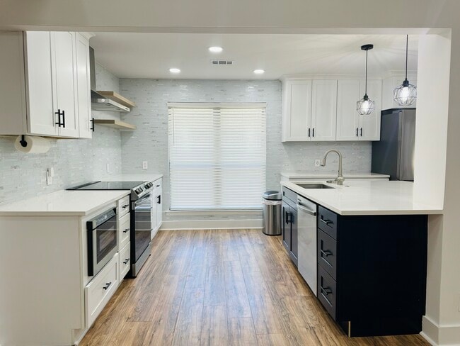 1904 Variations Dr NE, Unit 1904 in Atlanta, GA - Foto de edificio - Building Photo