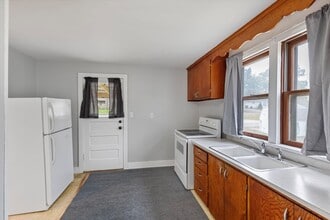 734 S Madison St in Papillion, NE - Building Photo - Building Photo