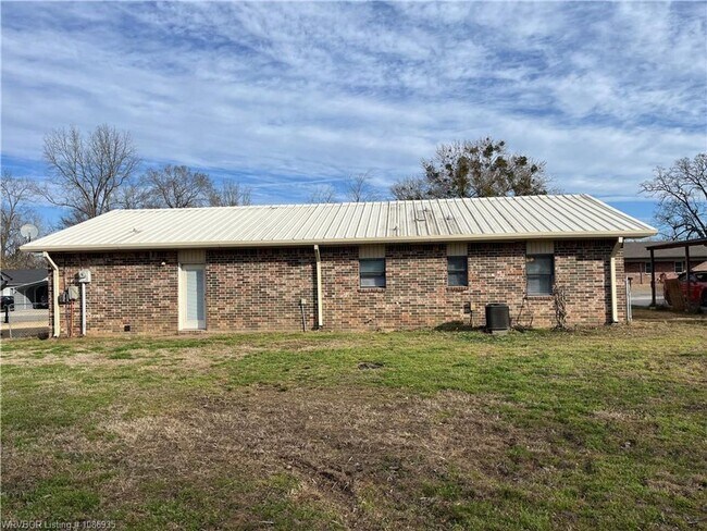 303 Alice Ln in Lavaca, AR - Building Photo - Building Photo