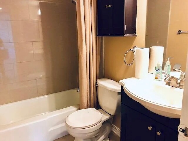 4512 Kings Walk Dr in Rolling Meadows, IL - Building Photo - Building Photo