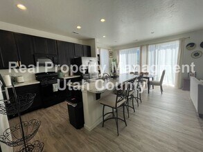 290 N 1630 W in Pleasant Grove, UT - Building Photo - Building Photo