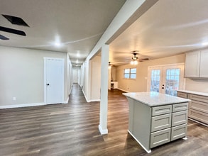 506 Mary St in Clifton, TX - Foto de edificio - Building Photo