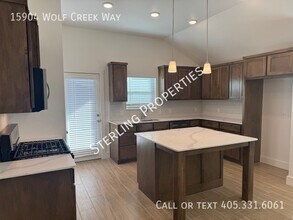 15904 Wolf Crk Wy in Oklahoma City, OK - Building Photo - Building Photo
