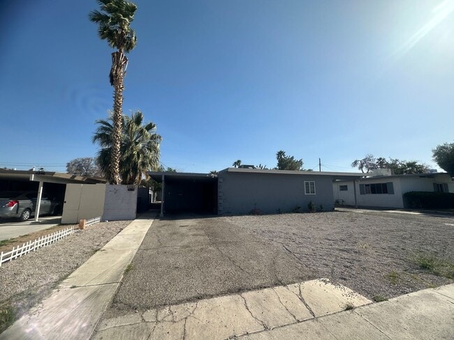 1314 E Saint Louis Ave in Las Vegas, NV - Building Photo - Building Photo