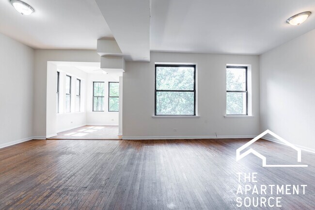 2323 N Kedzie Blvd, Unit 1 in Chicago, IL - Building Photo - Building Photo