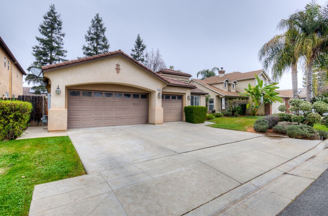 2636 E Houston Ave in Fresno, CA - Building Photo