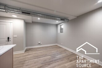 2415 N Kedzie Blvd, Unit GDN in Chicago, IL - Building Photo - Building Photo