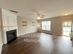 3279 Mannington Dr in Charlotte, NC - Building Photo - Building Photo