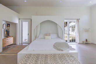 717 Forest Hill Blvd in West Palm Beach, FL - Building Photo - Building Photo