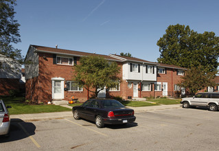 Village Townhouses Cooperative in Lansing, MI - Building Photo - Building Photo