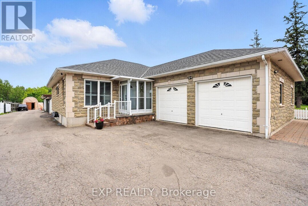 443 Townline Rd N in Courtice, ON - Building Photo